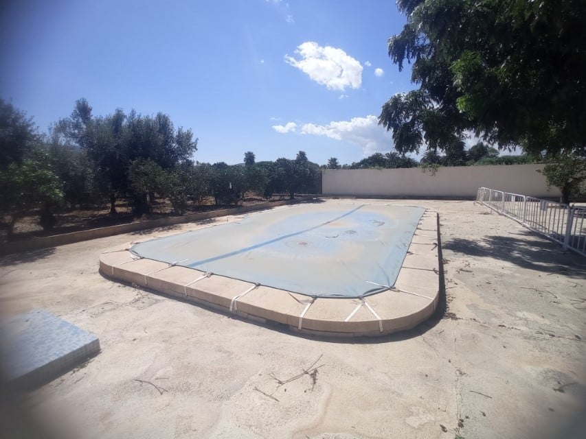 Chalet en venta en las marinas con amplia parcela y piscina - 3