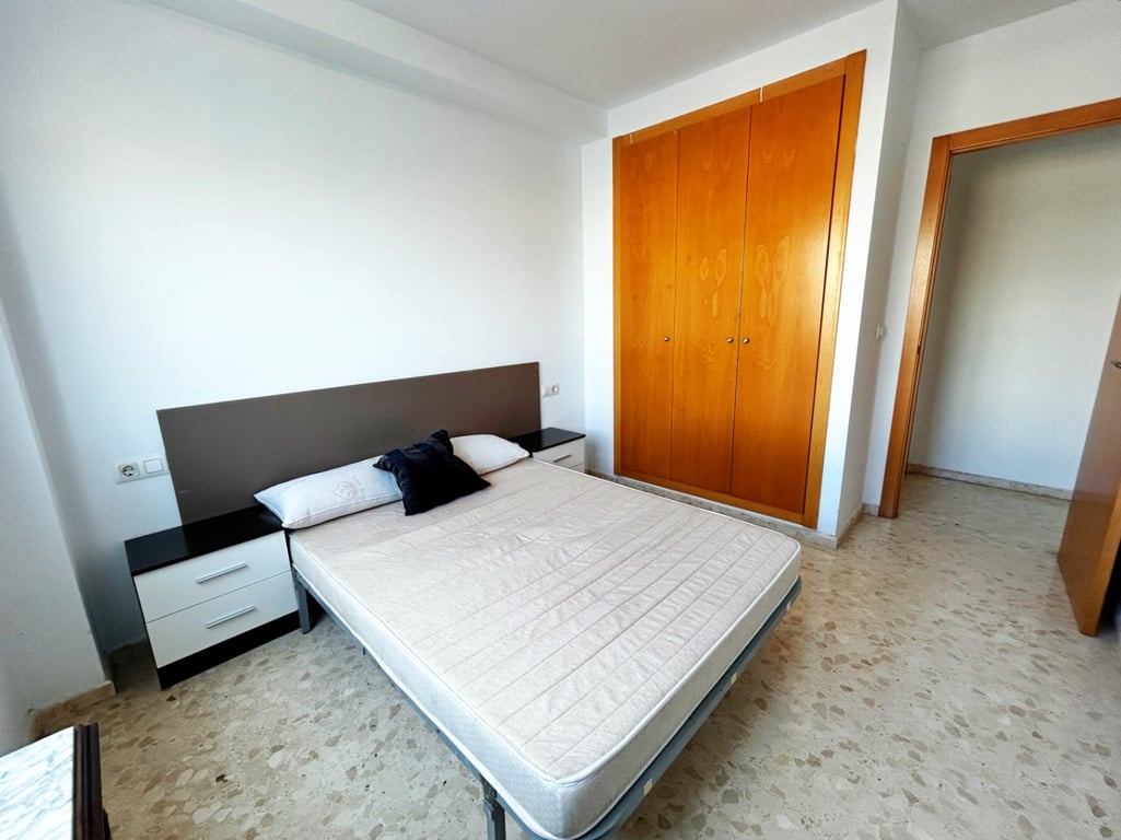 Ático en Oliva con vistas al mar, amplia terraza y garaje - 4