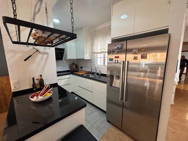 Ruim penthouse-appartement met lift in het hart van Torrevieja