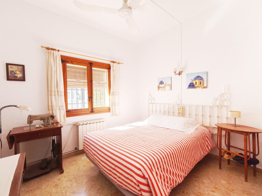 Villa en venta en el corazón del casco antiguo de Jávea con vistas al mar y parcela privada - 37