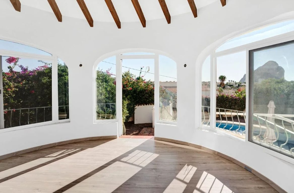 VILA EXCLUSIVA A CALPE: PISCINA PRIVADA, VISTES ESPECTACULARS DEL PEÑÓN DE IFACH - Oportunitat d'inversió de primer nivell! - 3