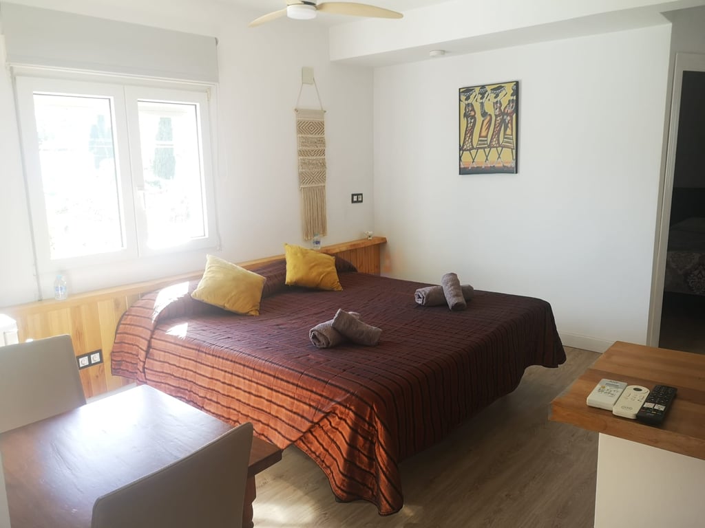 Finca Comercial Única a Dénia: Parcel·la de 2.611m², Vistes al Mar i al Montgó - 12