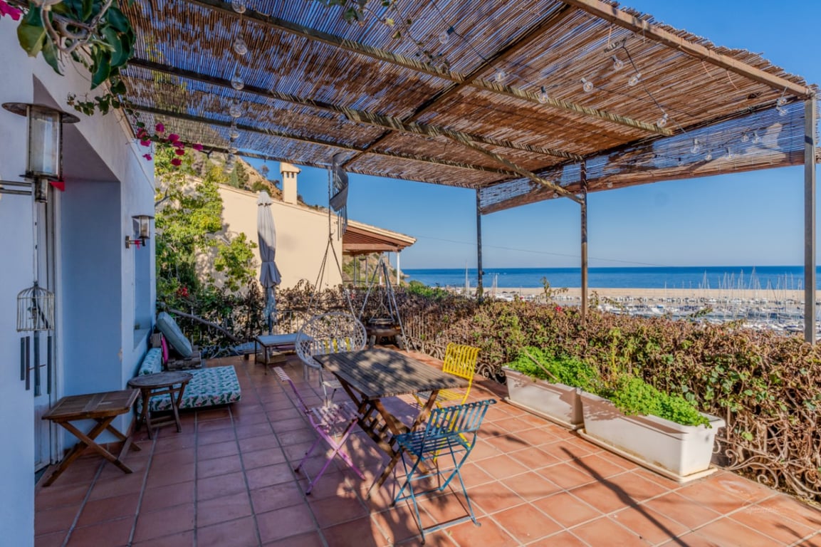 VILLA EN PRIMERA LINEA DEL MAR EN EL PUERTO DE JAVEA - 5