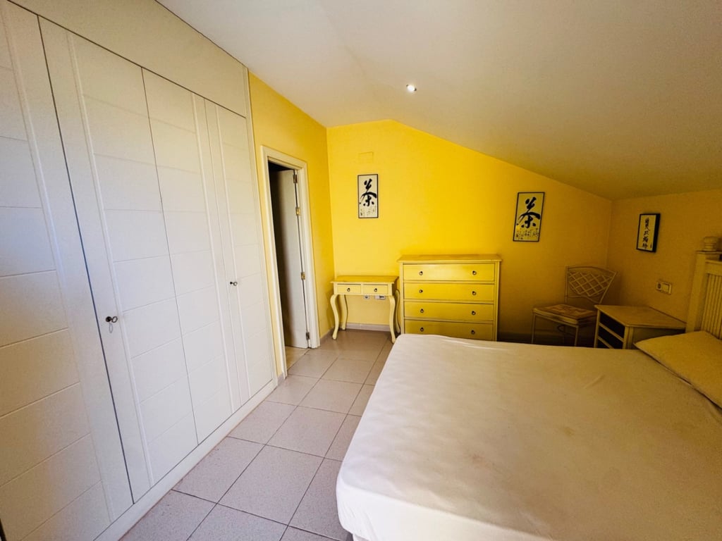 Ático  dúplex de 4 habitaciones en Marinas Km1-Zona Club de Tenis - 20