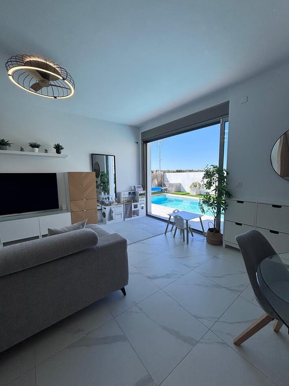 Property #RH21342 - 15