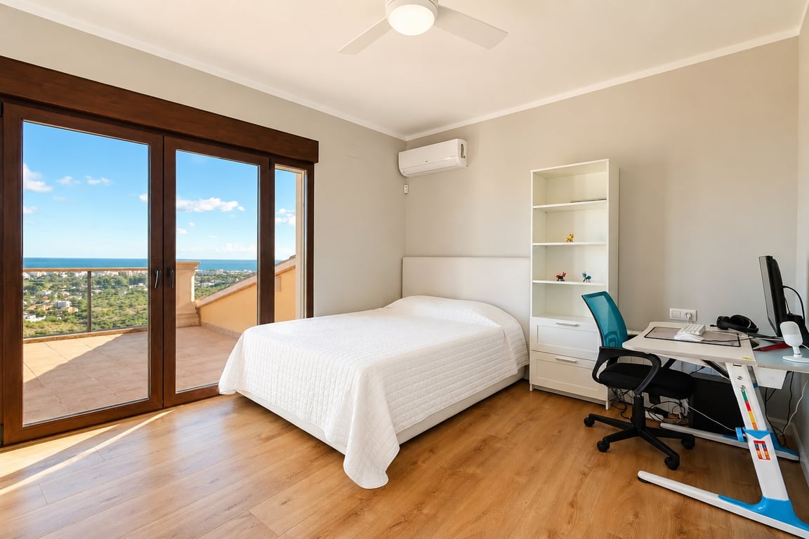 4-bed Villa in Jávea photo 14