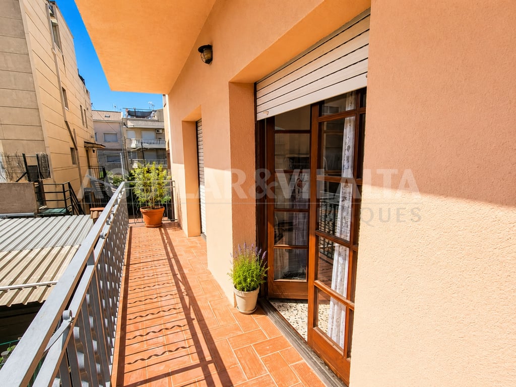 Casa toda en planta de cuatro dormitorios y dos baños - 23