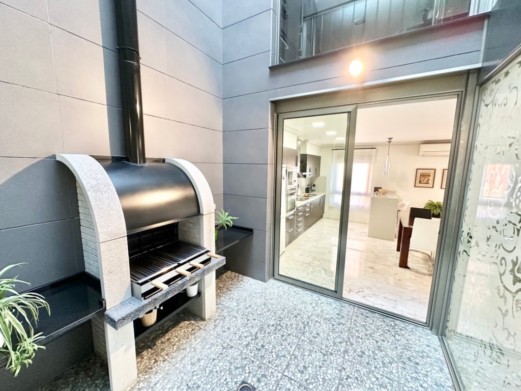 Espai, Llum i Disseny en una Casa Única a Pego - 12