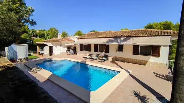 Villa con garaje en La Sella Golf Resort, 5 dorm., 331m²