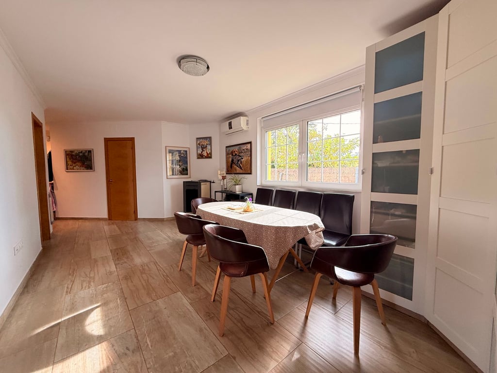 Property #RH21183 - 4