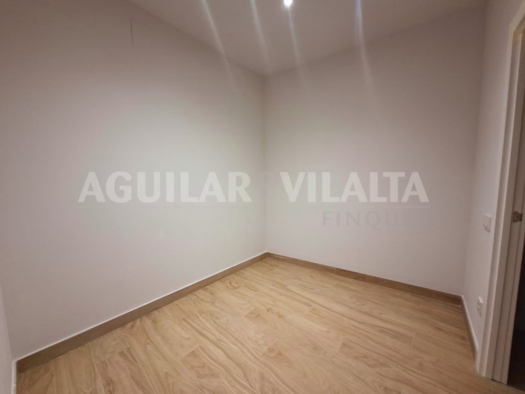 Planta baja totalmente reformada en el centro - 27