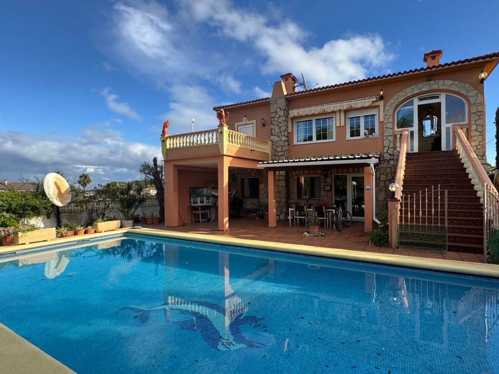 Dénia. Chalet amplio con vistas al mar en venta - 56