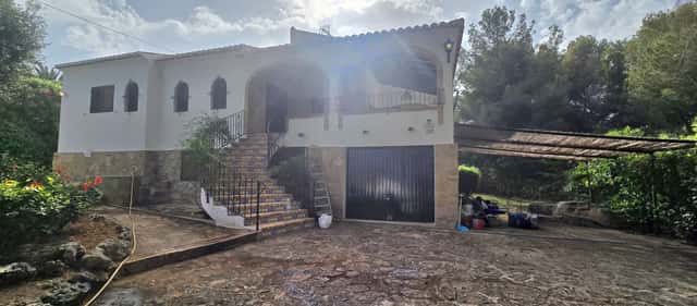 6-bed villa with pool in Jávea, 240m²