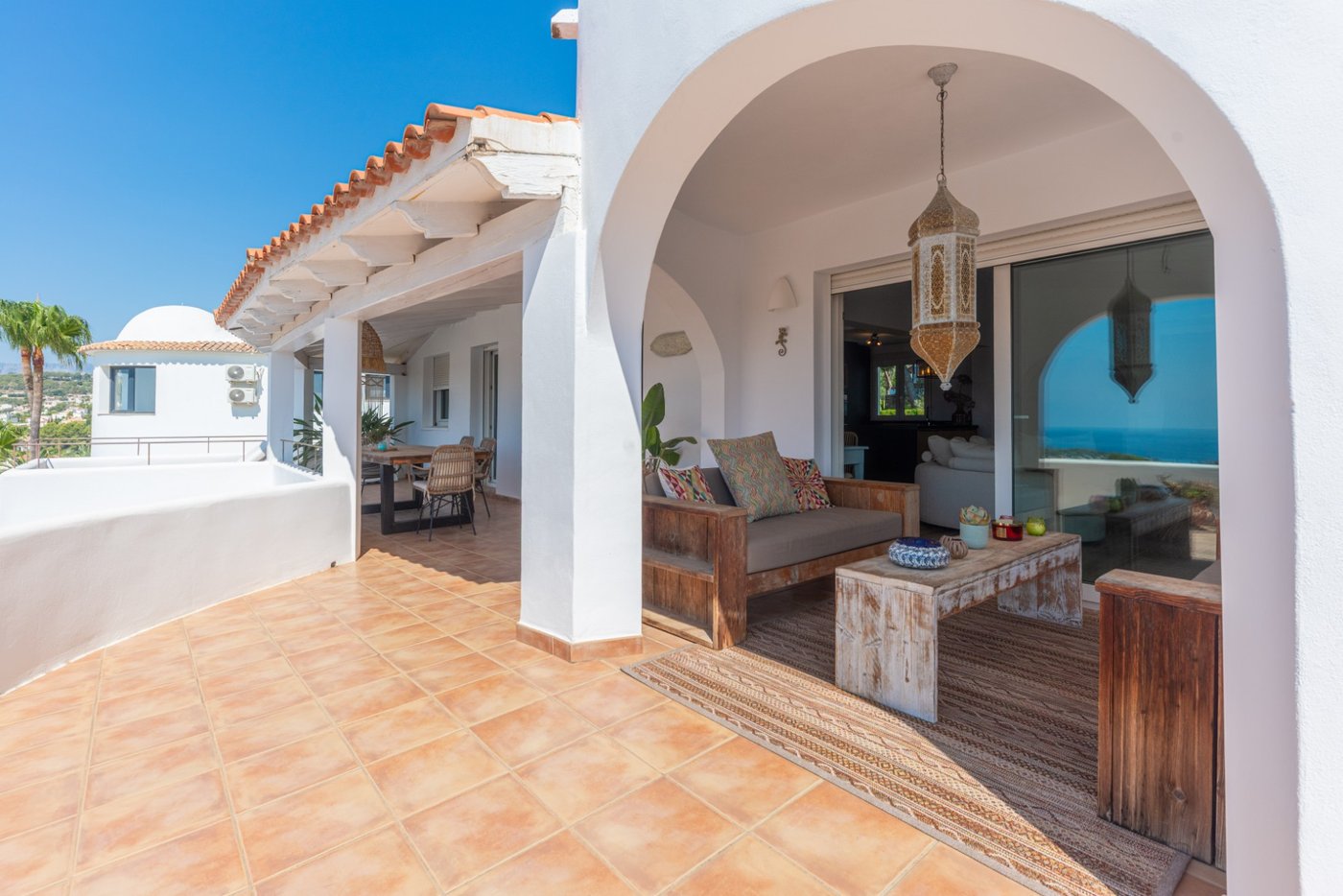 Villa renovada con vistas al mar y al Peñón de Ifach — San Jaime (Moraira/Benissa)