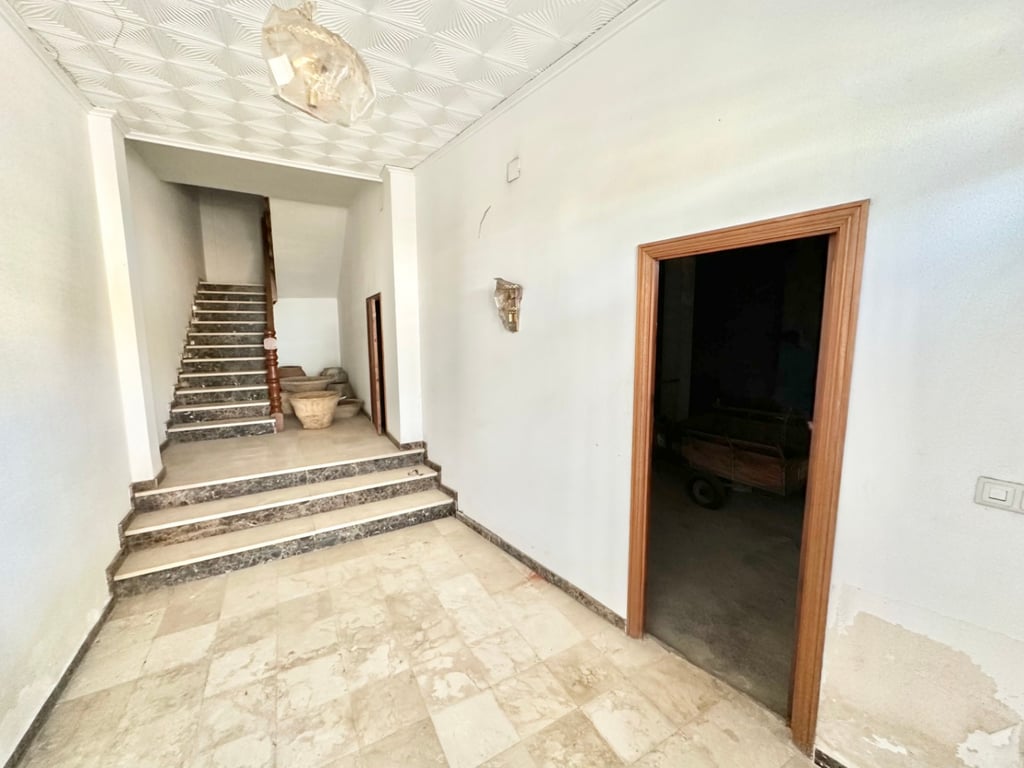 Oportunitat: Edifici amb Jardí de 180 m² i Terrassa amb Vistes al Mar - 7