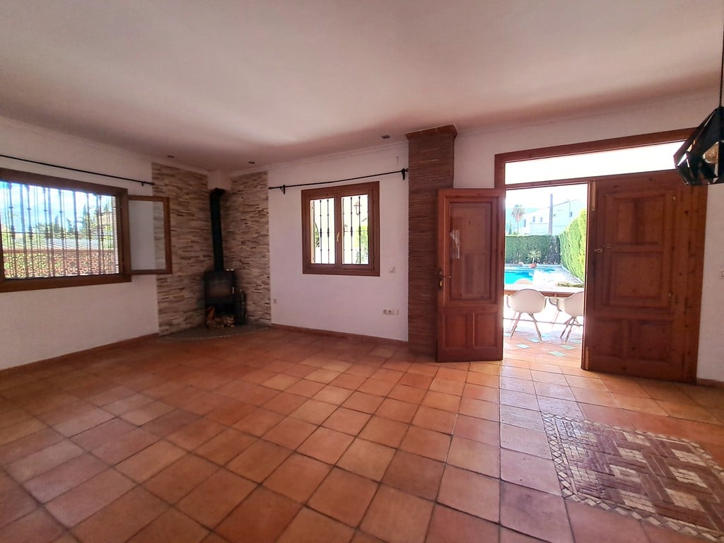 Villa familiar con piscina en venta en Orba - 13