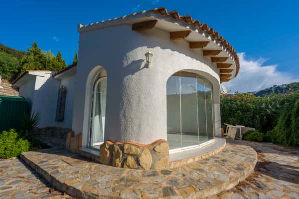 Bungalow independiente con jardín y piscina comunitaria cerca de El Portet, Moraira