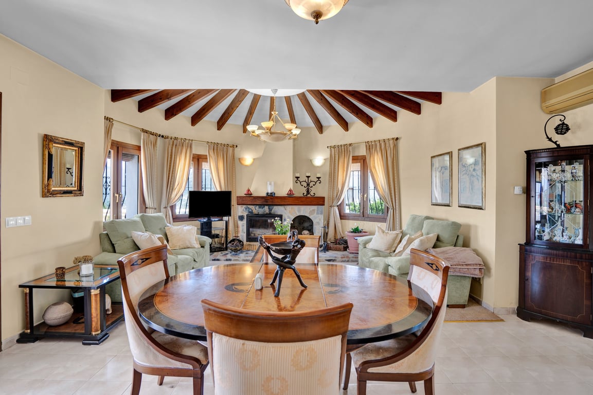 5-bed Villa in Murla photo 17