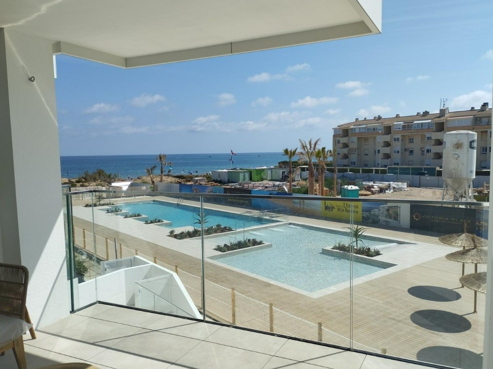 Apartamento de obra nueva en primera línea en playa en Dénia - 5