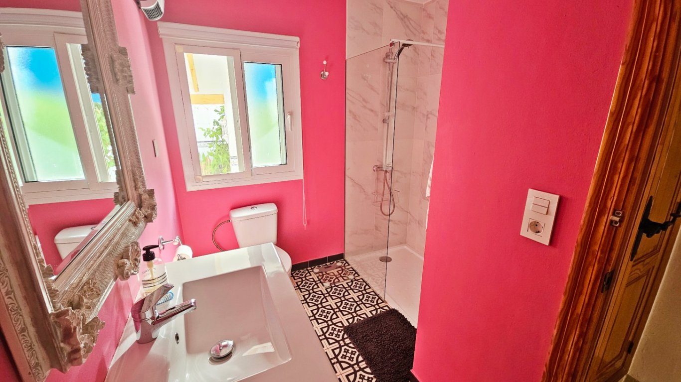 Casa de poble a Pego amb un gran pati - 14