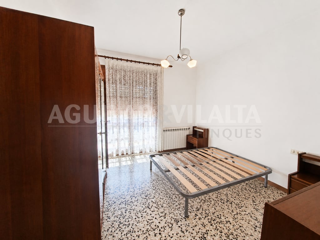 Casa toda en planta de cuatro dormitorios y dos baños - 7