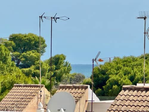 Ruim appartement met 2 slaapkamers, overdekt terras en zwembad in Punta Prima, Torrevieja — foto 34