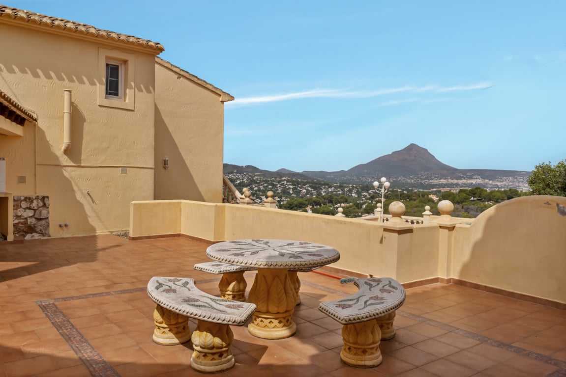 VILLA UBICADA EN UNA TRANQUILA ZONA CON INCREIBLES VISTAS PANORAMICAS - 25