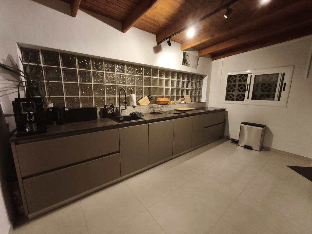 Property #RH20895 - 8