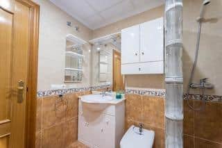 Appartement met 4 slaapkamers in Torrevieja — foto 15