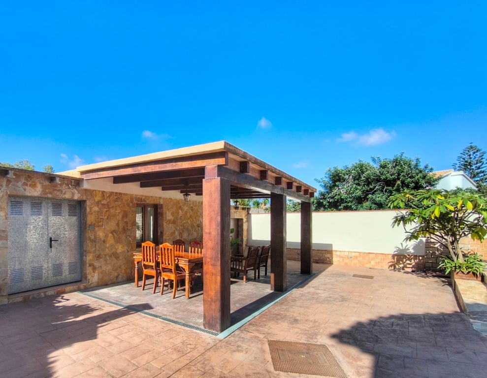 Chalet con dos apartamentos de invitados en el Montgó - 44