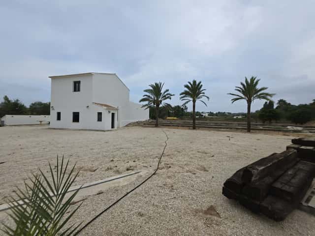 Finca con jardín en Teulada, 2 dorm., 220m²