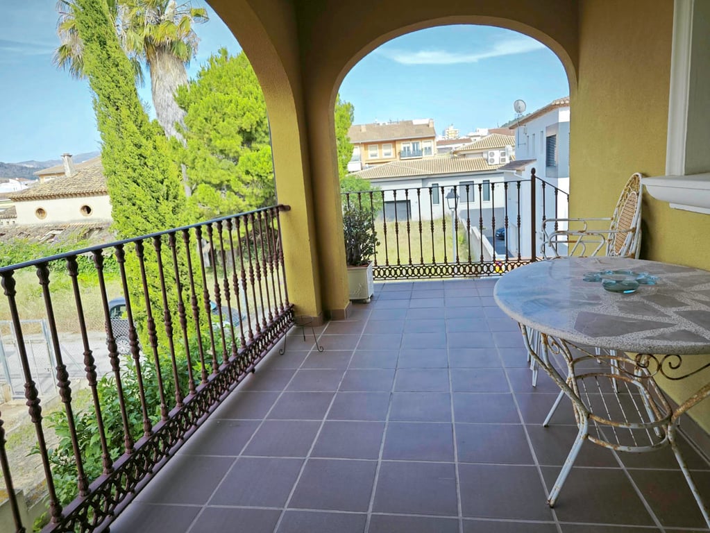 Villa de 270 m2 con piscina en venta en Pedreguer, zona residencial a un paso del centro - 34