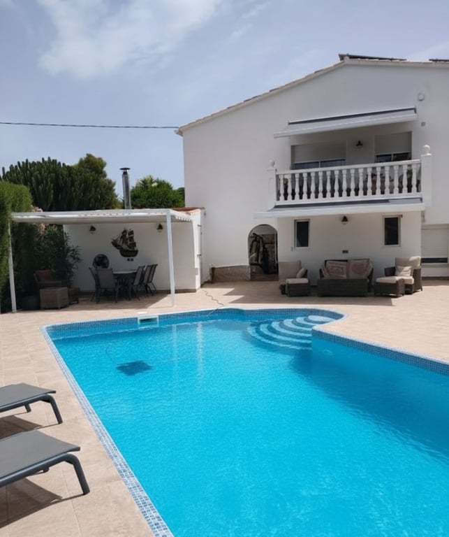 VILLA PRESTIGIOSA A JAVEA: VISTES AL MAR, APARTAMENT PRIVAT, ENERGIA SOLAR I SPA DE LLUXE - 11