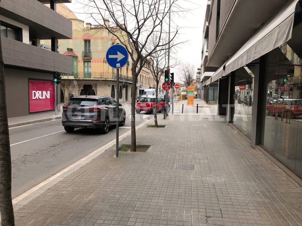 Plaza de aparcamiento para moto - 2