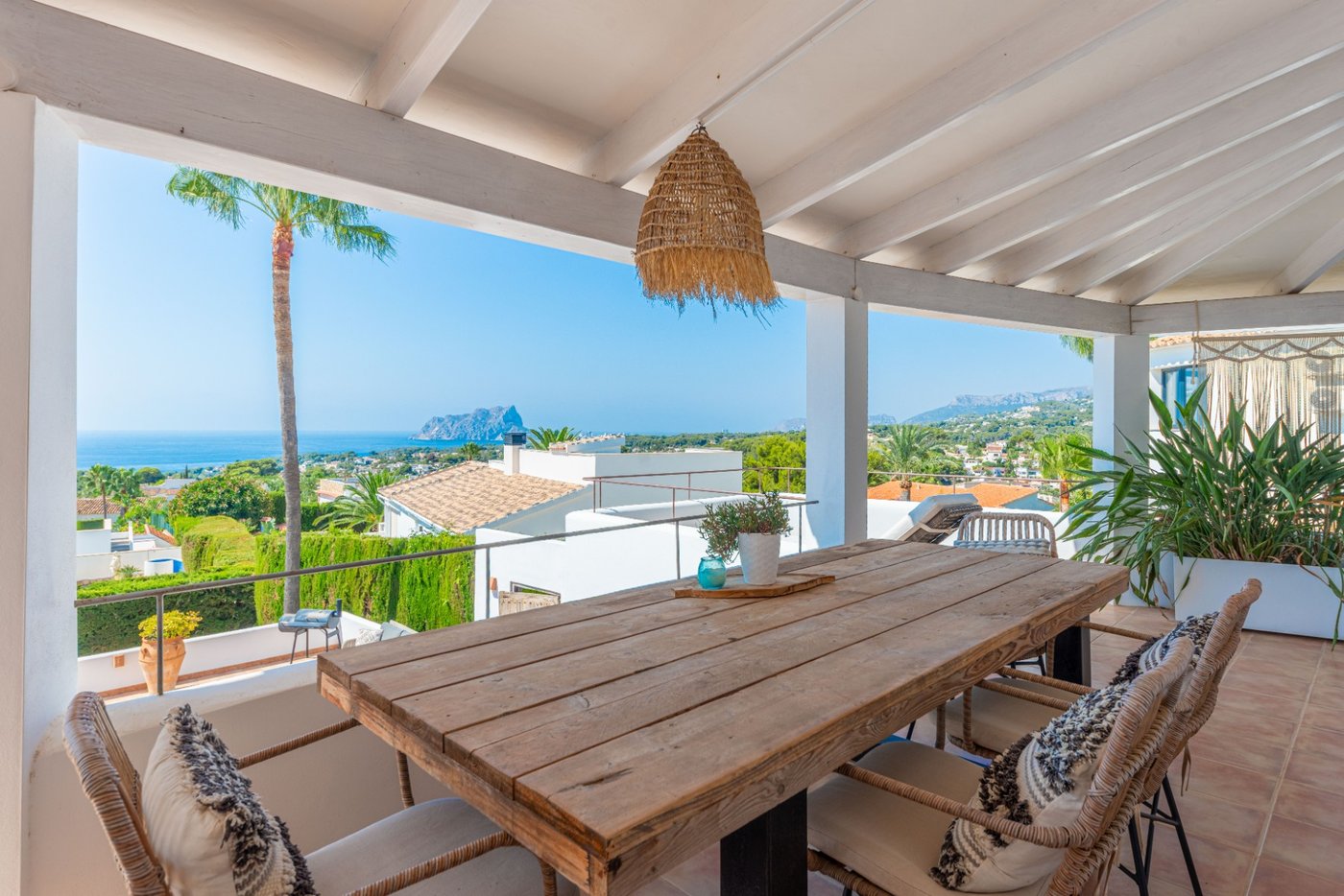 Villa renovada con vistas al mar y al Peñón de Ifach — San Jaime (Moraira/Benissa)