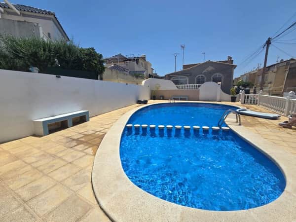 Gezellig geschakeld huis met terrassen en solarium in Los Balcones