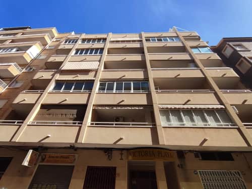 Penthouse met 3 slaapkamers, solarium en frontaal zeezicht aan de boulevard van Torrevieja — foto 39