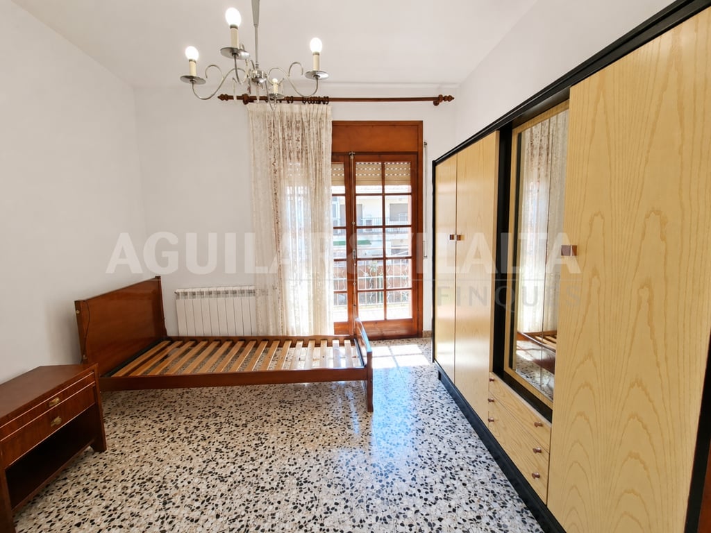 Casa toda en planta de cuatro dormitorios y dos baños - 10