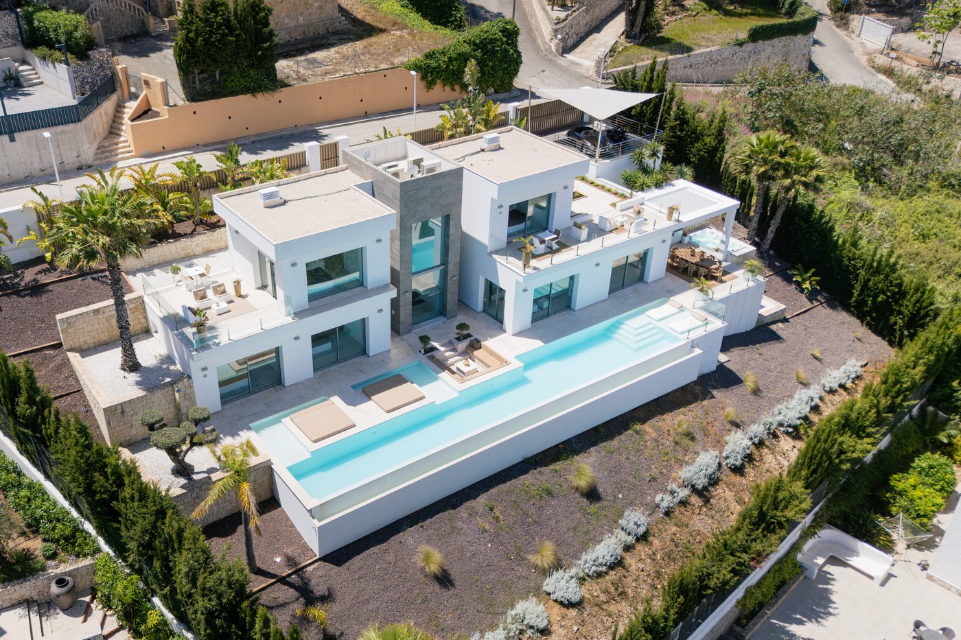 Villa exclusiva y moderna en Jávea con vistas al mar