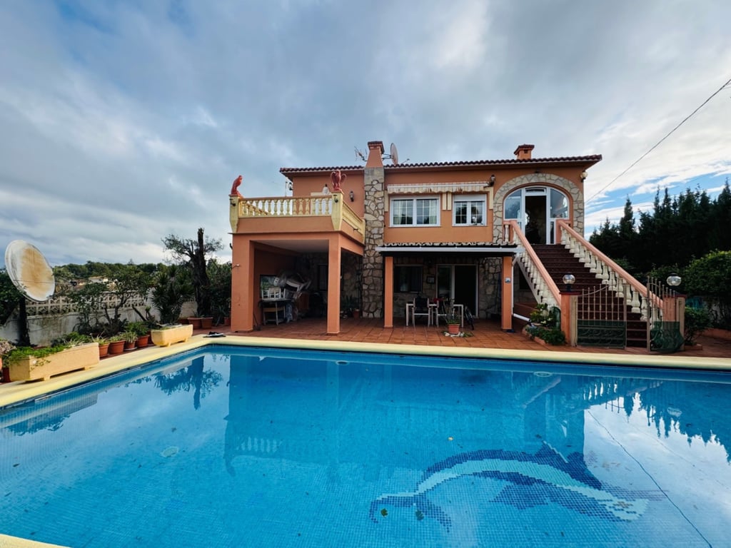 Dénia. Chalet amplio con vistas al mar en venta - 24