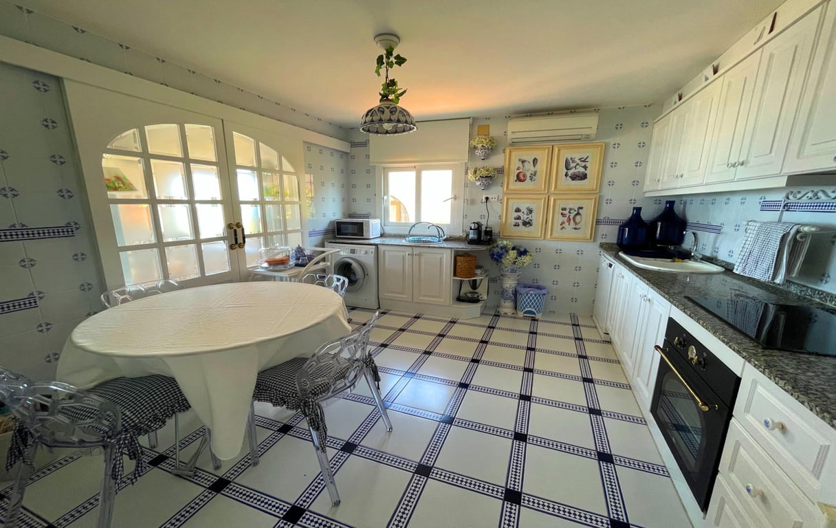 Preciosa Villa en primera línea de playa - Jávea - 10