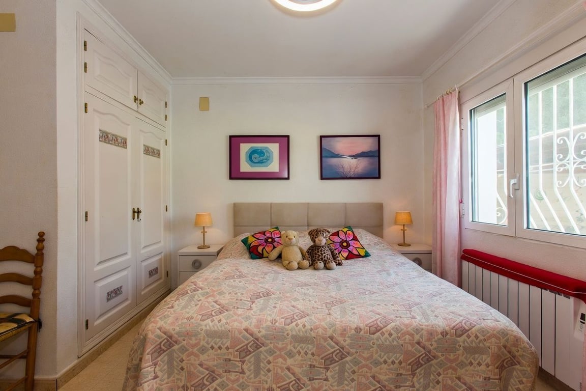 Villa tranquila con vistas a la montaña en venta en Calpe - 44