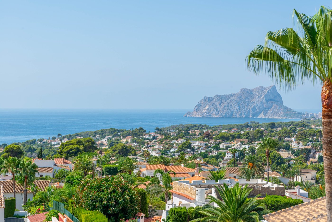 Villa renovada con vistas al mar y al Peñón de Ifach — San Jaime (Moraira/Benissa)