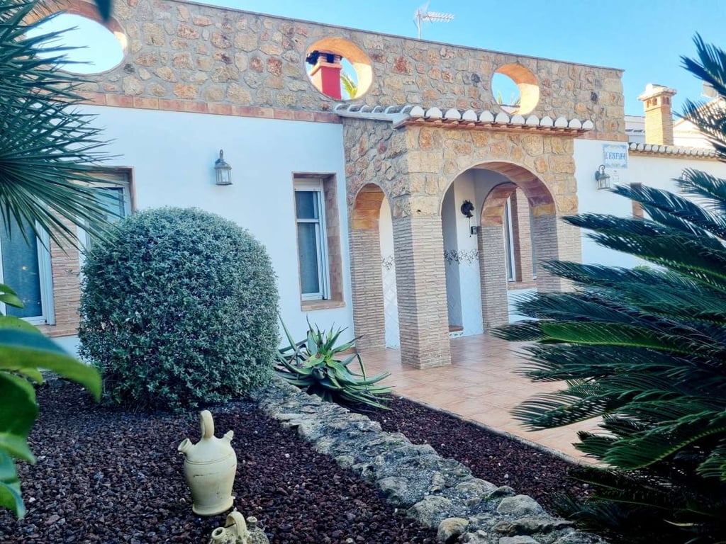 1 · Lliber ·  1.500.000€€ 1 · Lliber ·  1.500.000€€