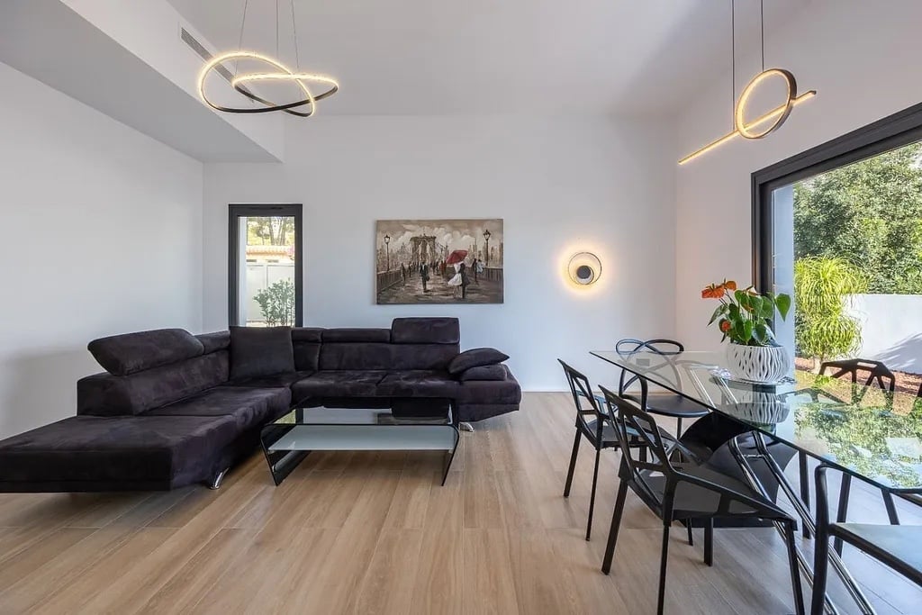 Property #RH20357 - 2