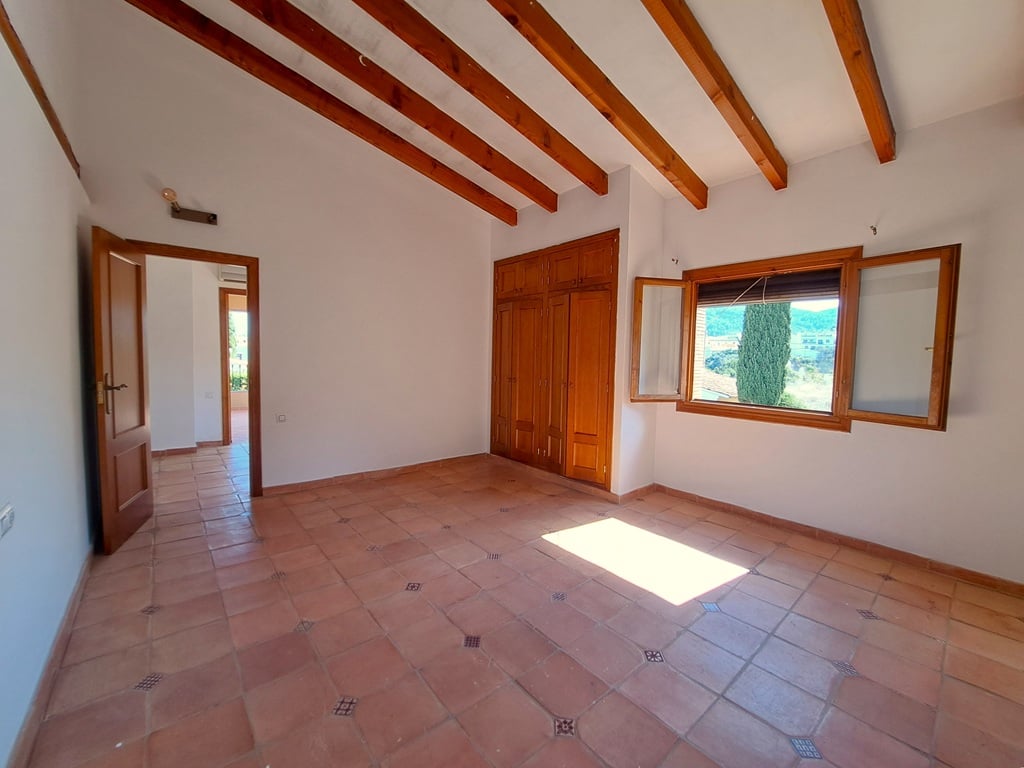 Villa familiar con piscina en venta en Orba - 29