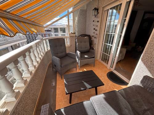 Ruim penthouse-appartement met lift in het hart van Torrevieja — foto 8