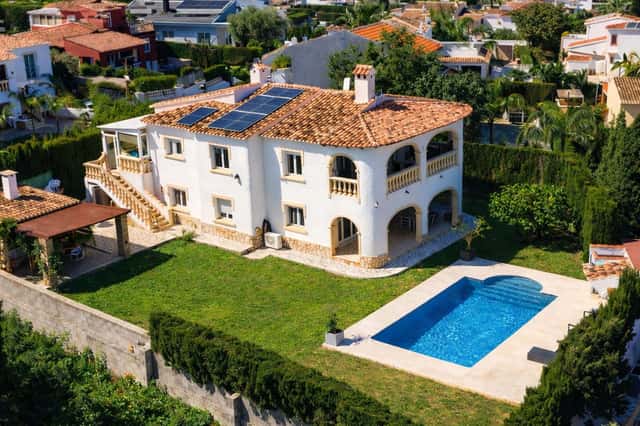 Villa in Dénia, 3 Schlafz., 330m²