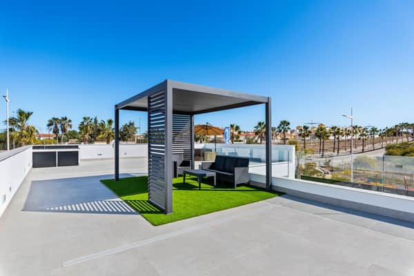 Gelijkvloerse nieuwbouwvilla met privézwembad en solarium in La Finca Golf, Algorfa
