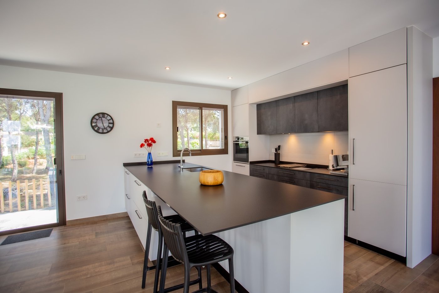 Elegant Modern Villa in Jávea — 3 Bed · 3 Bath · Near Cala Blanca · €1,650,000